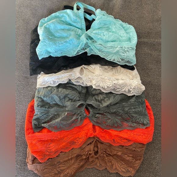 Aerie Hibiscus Lace Halter Bralettes - Picture 4 of 6